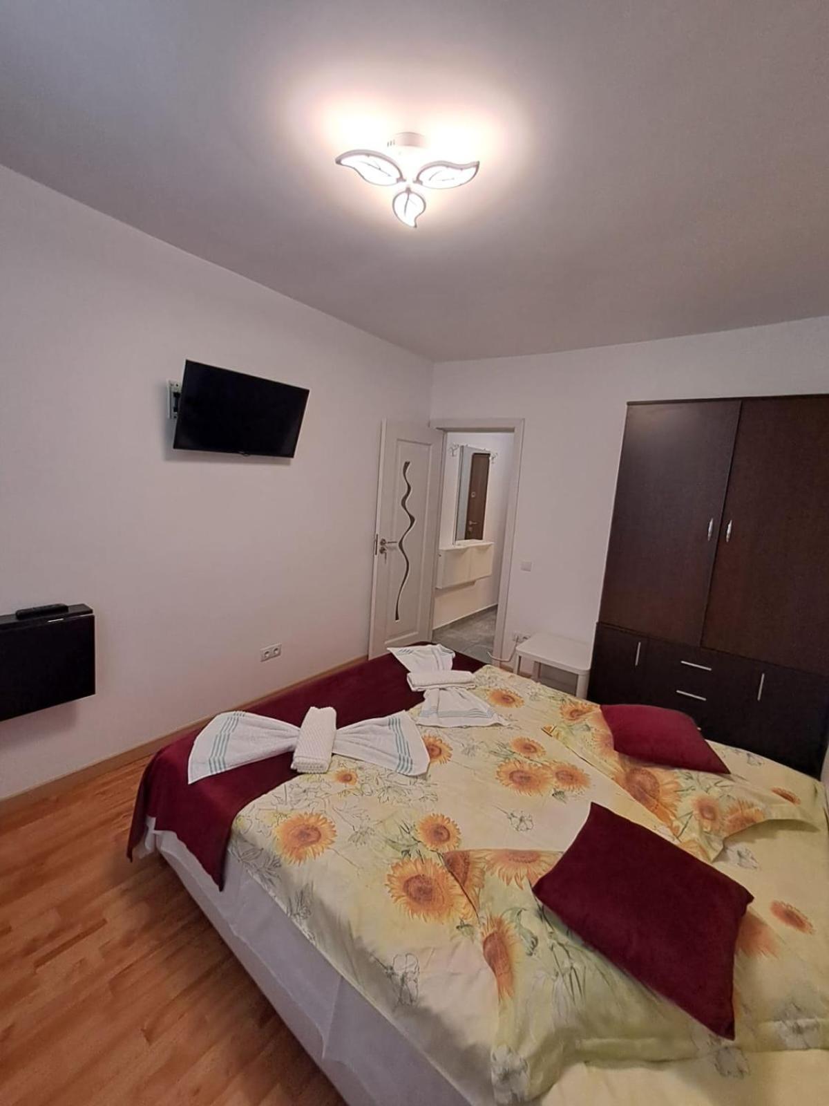 Garsoniera Flori - Sinaia Apartment Екстериор снимка